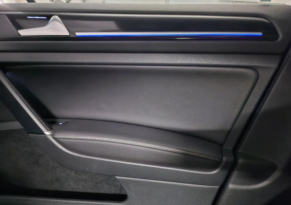 Volkswagen Golf cena 105000 przebieg: 108000, rok produkcji 2016 z Kraków małe 781